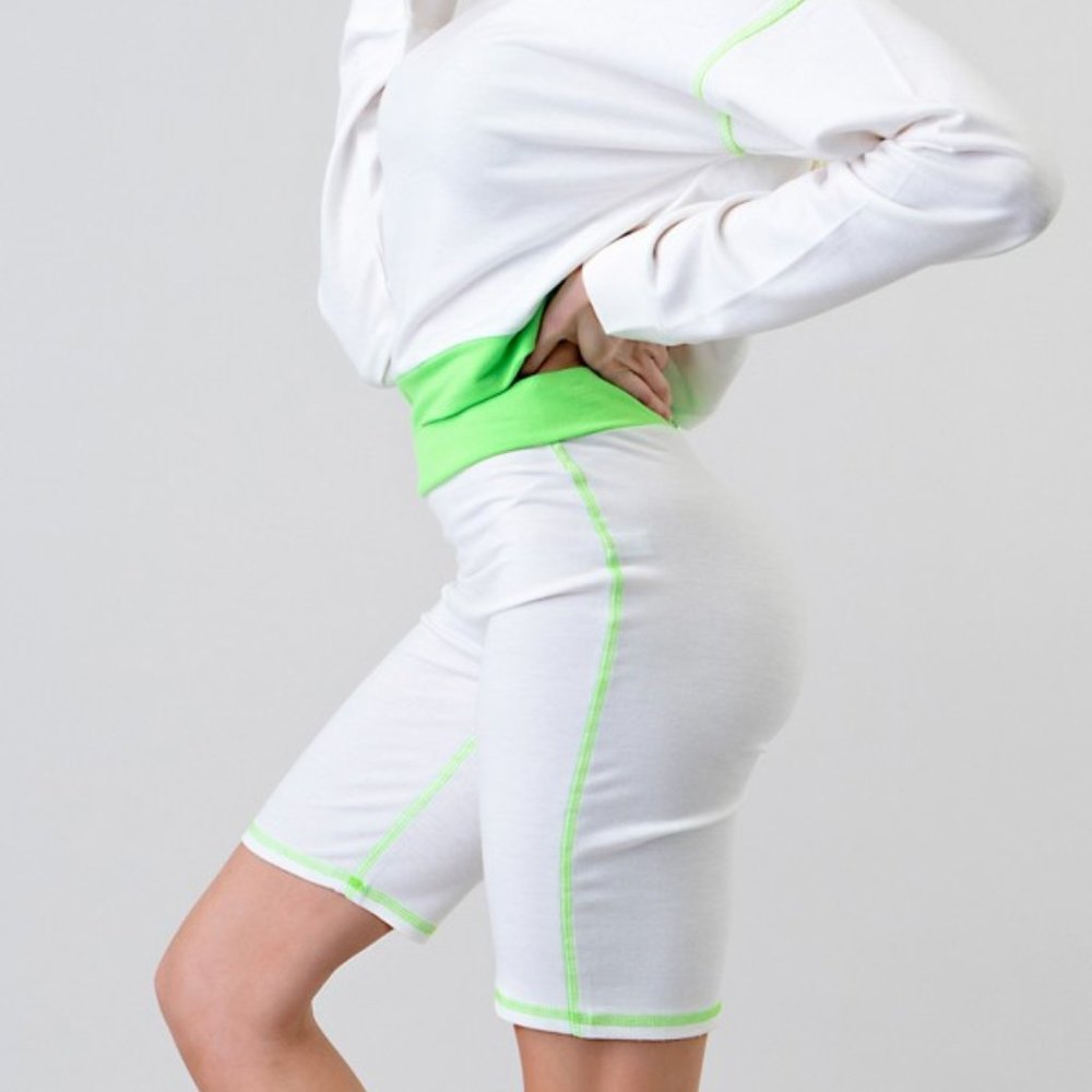 WOMEN’S BIKER SHORT WITH CONTRAST BAND